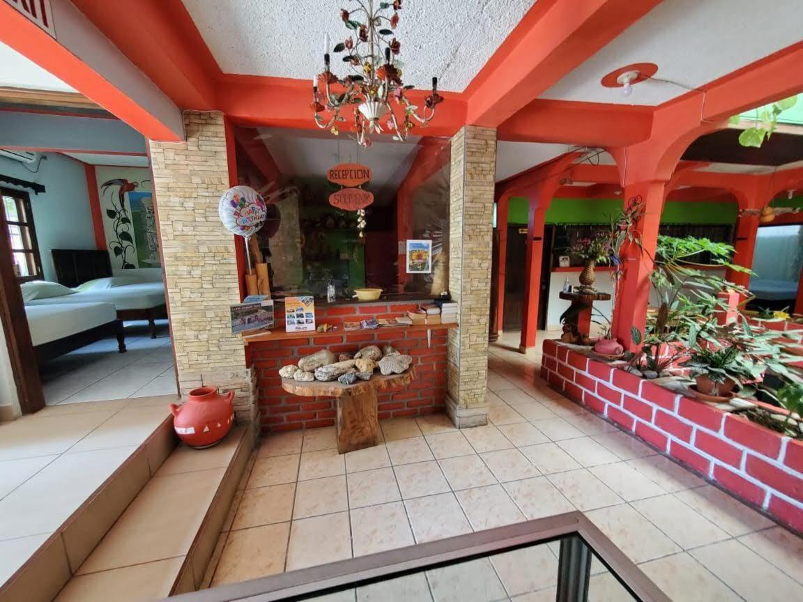 Hotel & Hostal Yaxkin Copán Esterno foto