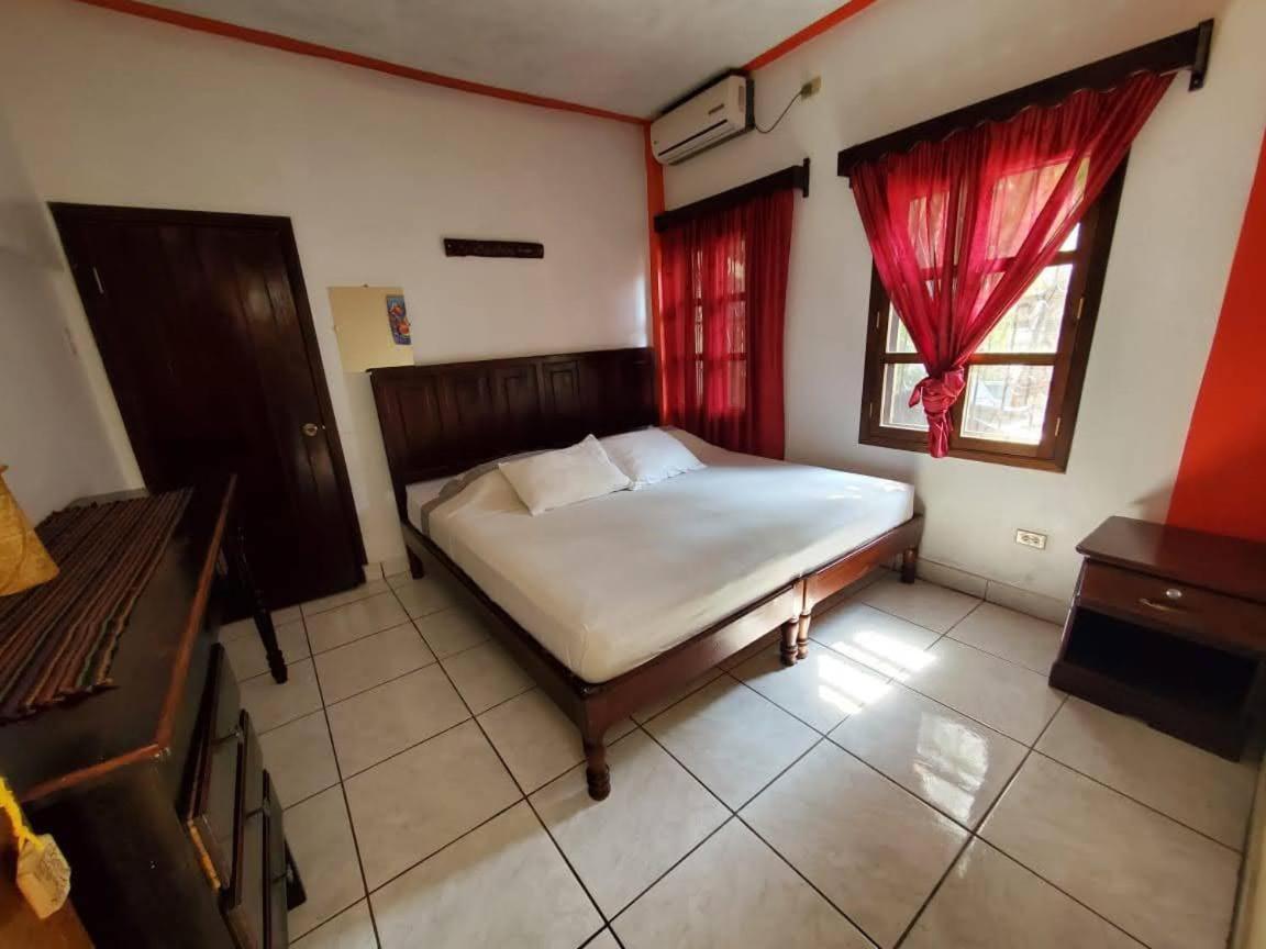 Hotel & Hostal Yaxkin Copán Esterno foto