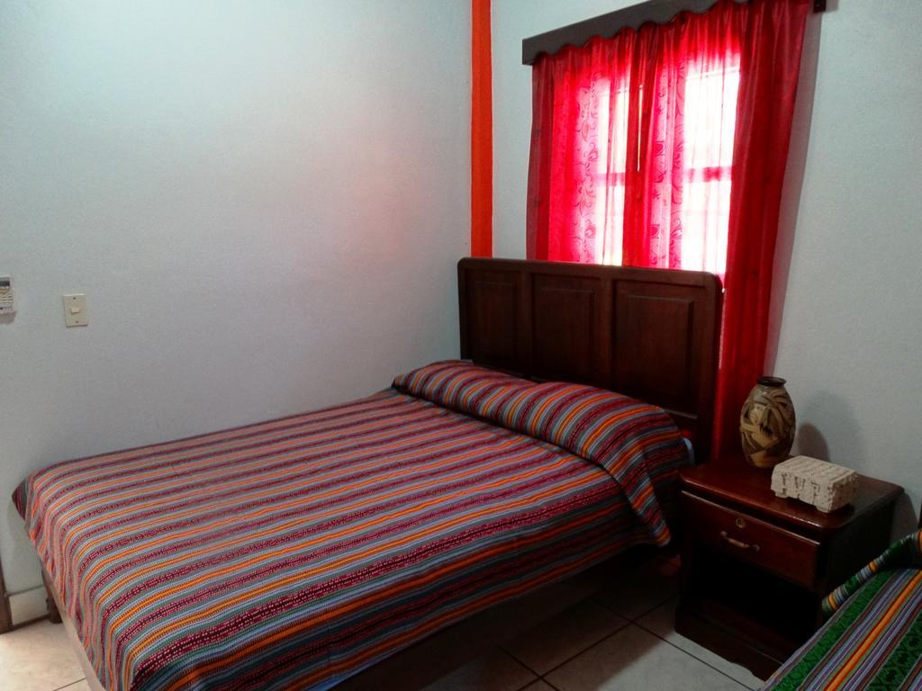 Hotel & Hostal Yaxkin Copán Esterno foto