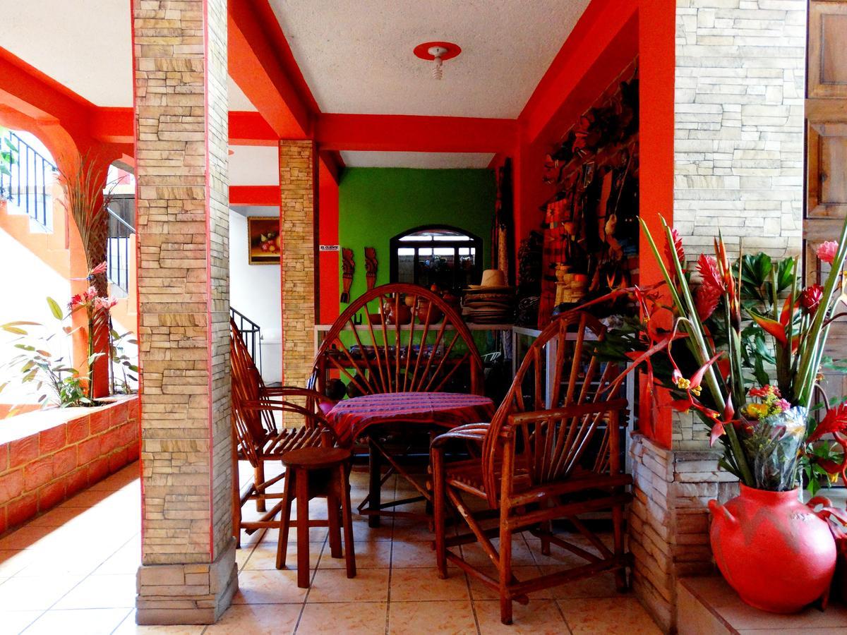 Hotel & Hostal Yaxkin Copán Esterno foto