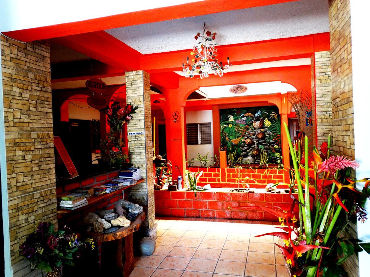 Hotel & Hostal Yaxkin Copán Esterno foto