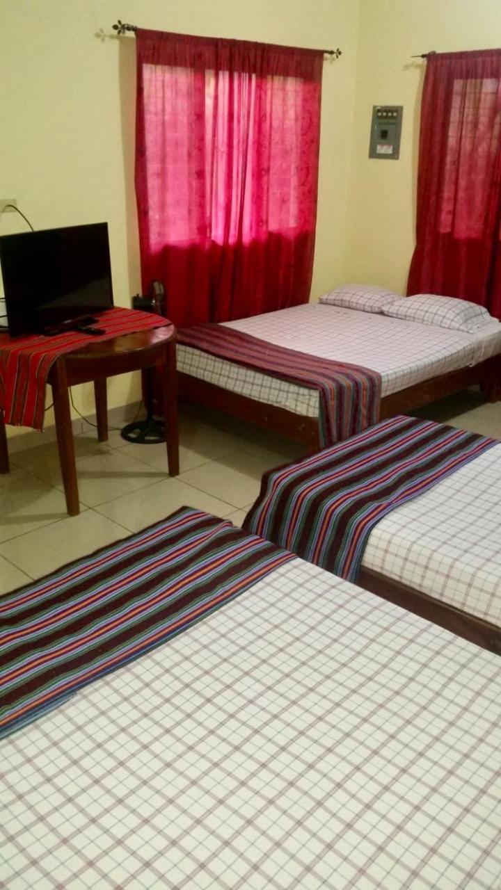 Hotel & Hostal Yaxkin Copán Esterno foto